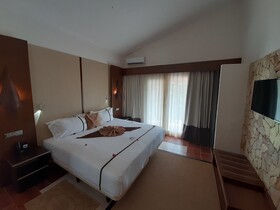 Iris Hotel