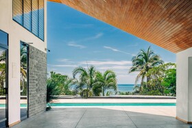 Puro Surf Hotel And Academy