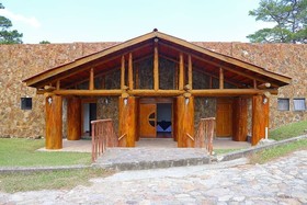Hotel Entre Pinos
