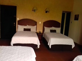 Kal Nawi Hotel