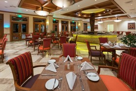 Plaza Hotel & Suites