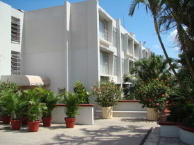 Plaza Hotel & Suites