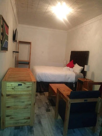 Lawu Le Ngwenya Guest House