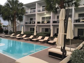 Grace Bay Suites