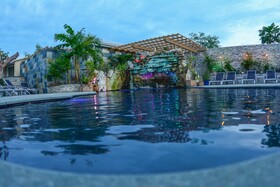 Kokomo Botanical Resort
