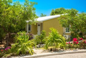 Kokomo Botanical Resort