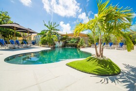 Kokomo Botanical Resort