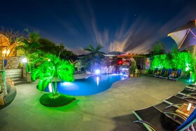 Kokomo Botanical Resort