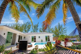 Sea Foam Villa