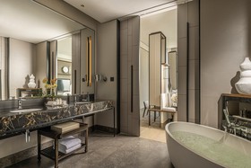 Four Seasons Hotel Bangkok at Chao Phraya River