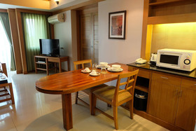 Green Mansion & Service Apartment