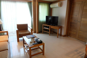 Green Mansion & Service Apartment