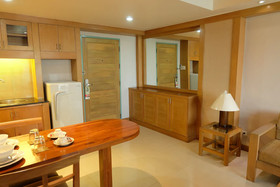Green Mansion & Service Apartment