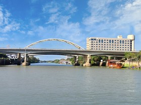 Krungsri River Hotel