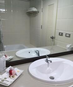 Toh Buk Seng Ayutthaya Hotel