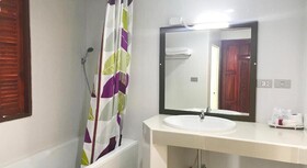 Toh Buk Seng Ayutthaya Hotel