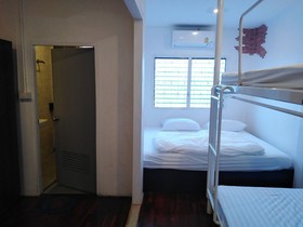 ZleepinezZ Hostel