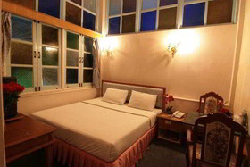 13 Coins Antique Villa