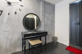 196 OldTown Chic Hostel