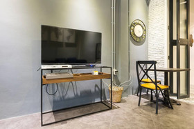 196 OldTown Chic Hostel