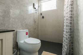 196 OldTown Chic Hostel