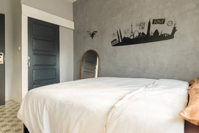 196 OldTown Chic Hostel