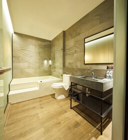 515 Victory Hotel