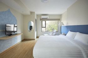 56 Surawong Hotel