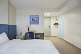 56 Surawong Hotel