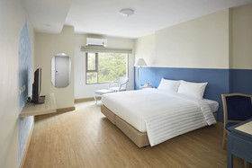 56 Surawong Hotel