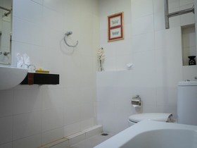 Atrium Boutique