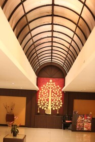 Boss Suites Nana Hotel