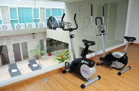 Boss Suites Nana Hotel