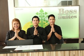 Boss Suites Nana Hotel
