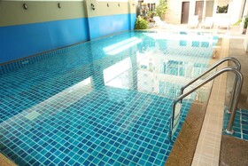 Boss Suites Nana Hotel