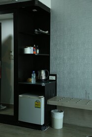 Boss Suites Nana Hotel
