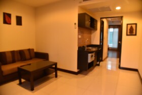 Boss Suites Nana Hotel
