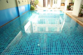 Boss Suites Nana Hotel
