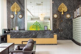 Boss Suites Nana Hotel