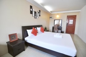 Centric Place Hotel
