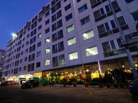 Centric Place Hotel