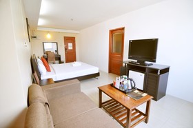 Centric Place Hotel