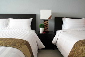 Centric Place Hotel