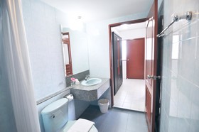 Centric Place Hotel