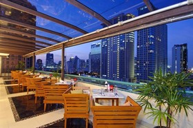 Radisson Hotel Chateau de Bangkok