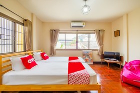 Chom's House at Sapanmai by Oyo Rooms