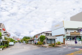 Chom's House at Sapanmai by Oyo Rooms