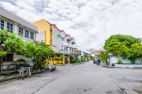 Chom's House at Sapanmai by Oyo Rooms