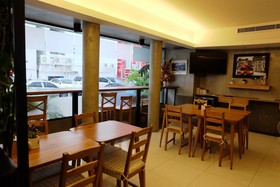 Cozy @ 9 Hotel & Kitchen