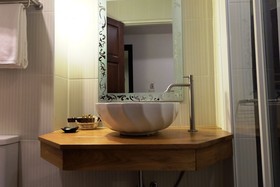Cozy @ 9 Hotel & Kitchen